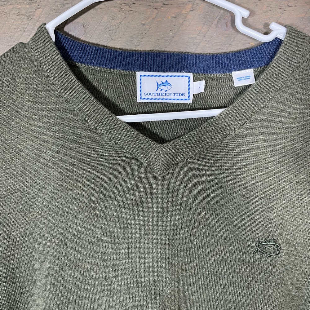 Southern Tide Sweater - Picture 3 of 3